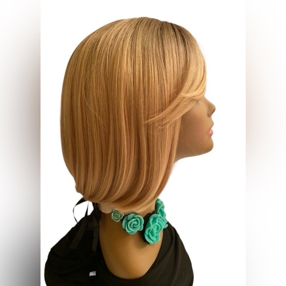Synthetic Bob Wig - Picture 2 of 6
